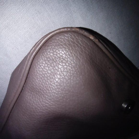 Grey Bench purse - Picture 5 of 13